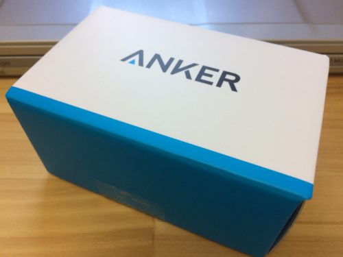 Anker PowerCore 10000の外観写真。いつものANKERのデザインです。