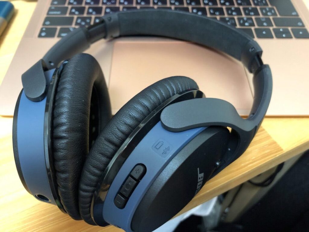Bose SoundLink around-ear wireless headphones IIの外観です